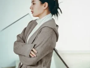 고급명절선물 셀렙샵에디션 후드 울핸드메이드 케이프점퍼 히든템