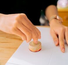 추가정보 떳다 ​업비트 이용 시 추가 인증 방법은 무엇인가요? 놓치지마세요