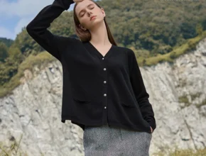 기다렸던 정보 방송에서 봤던 고비(GOBI) 캐시미어100 홀가먼트 루즈플레어핏 가디건&nbsp; 네벨스톡에서 소개해드립니다.