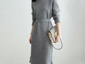 당장 친구에게 알려야 할 방송에서 봤던 모르간 테일러드 더블버튼 원피스&nbsp; 네벨스톡에서 소개해드립니다.