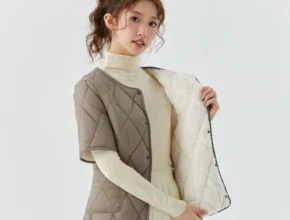 지금 당장 “이거” 확인 방송에서 봤던 반어라운드 24FW 반팔 다운 점퍼&nbsp; 네벨스톡에서 소개해드립니다.