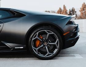 추가정보 ​볼보 차량의 사이드 브레이크 해제 방법은 무엇인가요? 확인 부탁드립니다