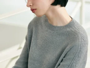 안보면 손해인 이유? 방송에서 봤던 비알트(VIALT) 캐시미어100 라운드 니트&nbsp; 네벨스톡에서 소개해드립니다.