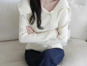 모음전 방송에서 봤던 여성니트  네벨스톡에서 소개해드립니다.