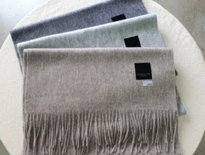 진심을 담은 방송에서 봤던 프리마클라쎄 캐시미어 100 부클 머플러 1종&nbsp; 네벨스톡에서 소개해드립니다.