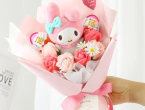 사계절 사랑받는 방송에서 봤던 인형꽃다발  네벨스톡에서 소개해드립니다. 아쉬움이 없습니다